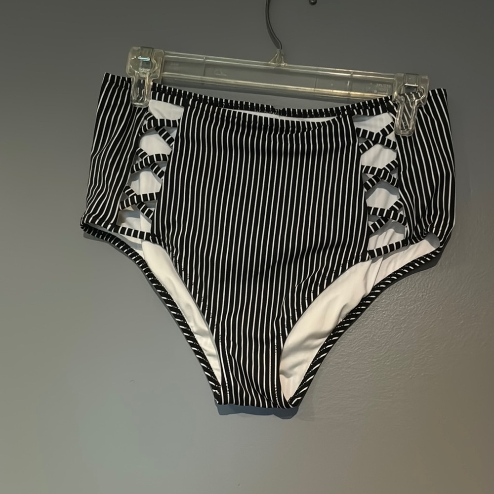 Shade & Shore Black and White Striped Bikini‎ Bottom
